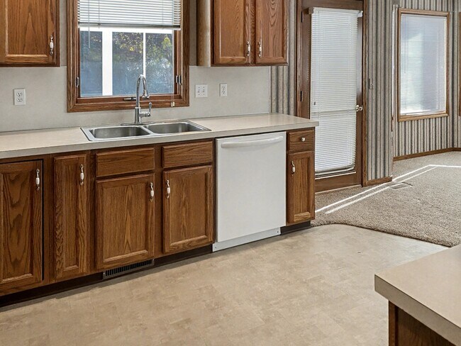 Building Photo - 783 Holly Creek Dr