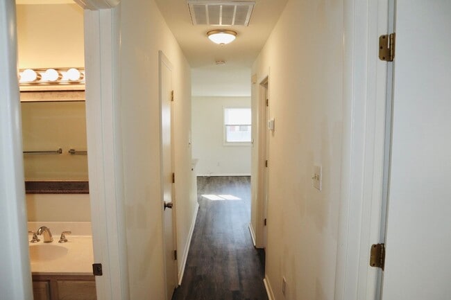 Building Photo - 1815 Convair Ln
