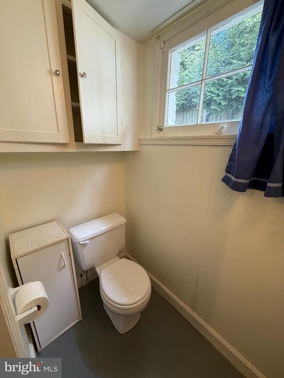 Building Photo - 2115 N Potomac St