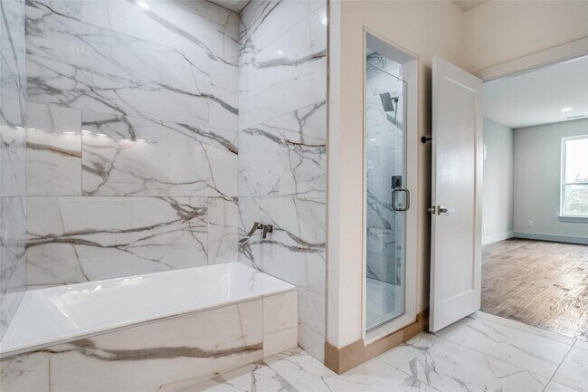 Building Photo - 10630 Greengarden Rd