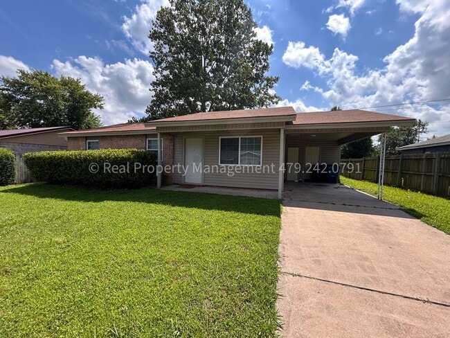 Primary Photo - 8409 S 35th Terrace