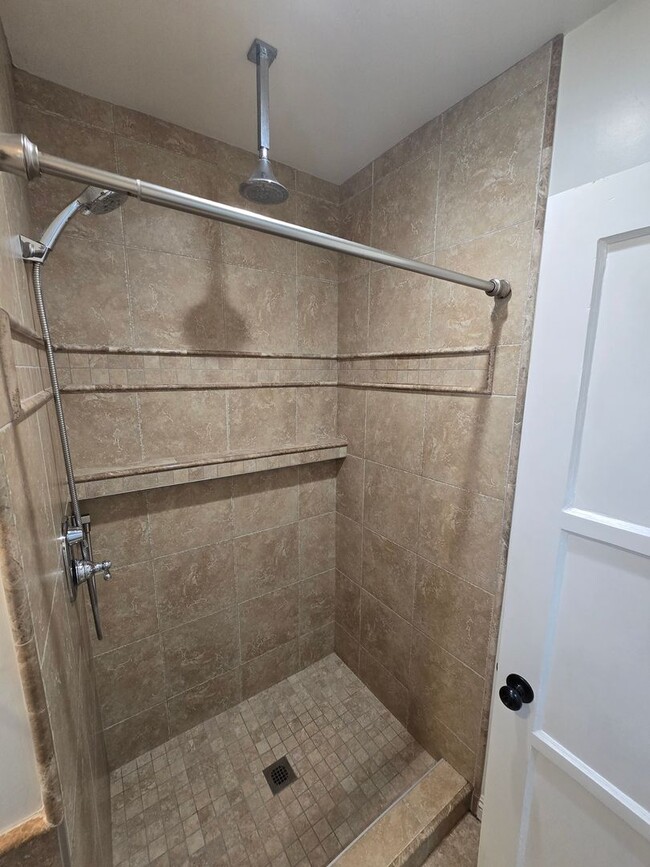 Building Photo - Cozy 1 Bedroom 1 Bath in La Verne