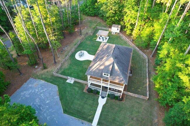 Building Photo - 4 Bedroom, 2.5 Bathroom Home in The Refuge at Ravenel - Ravenel