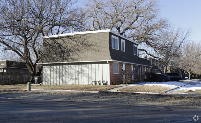 Building Photo - Sheridan West Townhouses