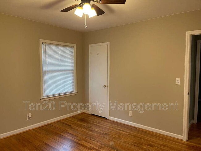 Building Photo - 5835 Darral Dr