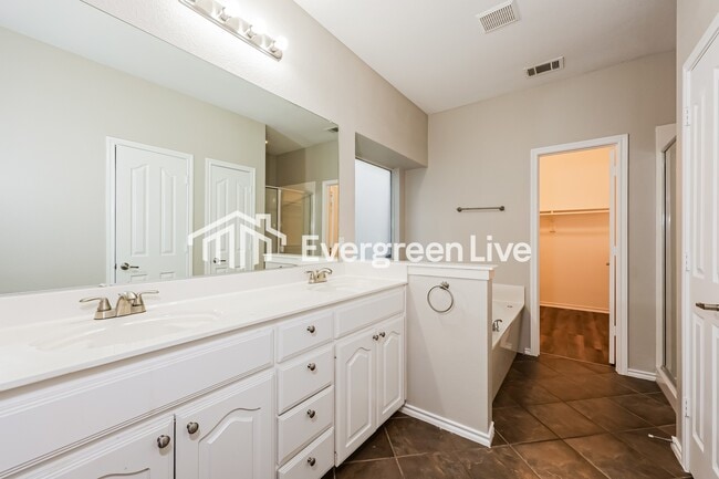 Building Photo - 6520 Payton Dr