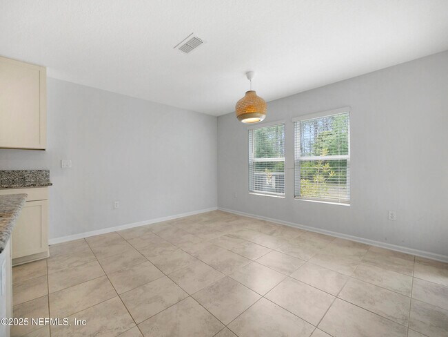 Building Photo - 597 Meadow Ridge Dr