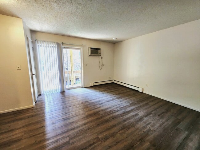 Building Photo - 736 Michael St