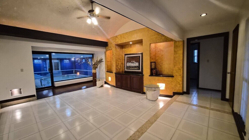 Building Photo - 1401 Oriole Ave