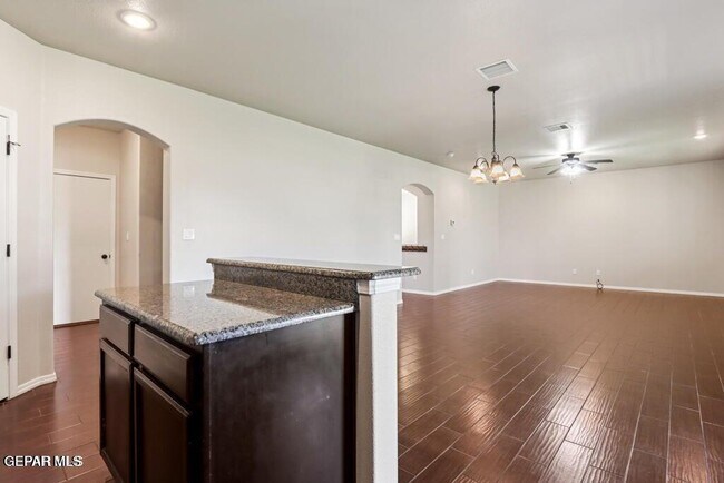 Building Photo - 2047 Dreamlight Pl