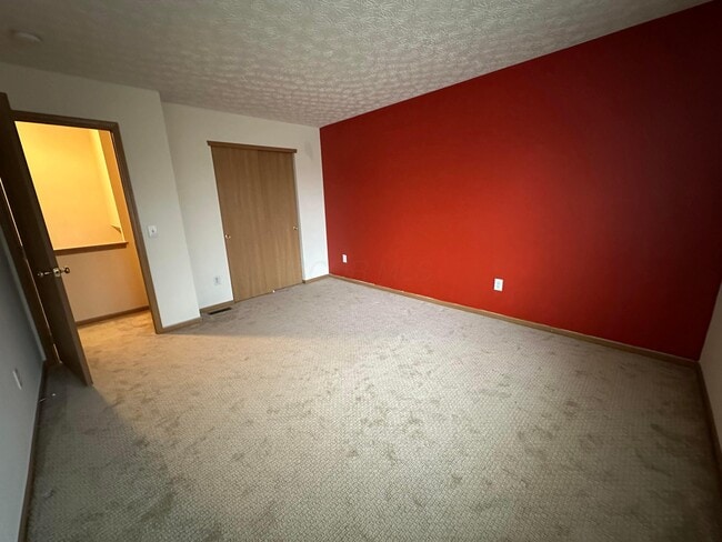 Building Photo - 135 Saratoga St