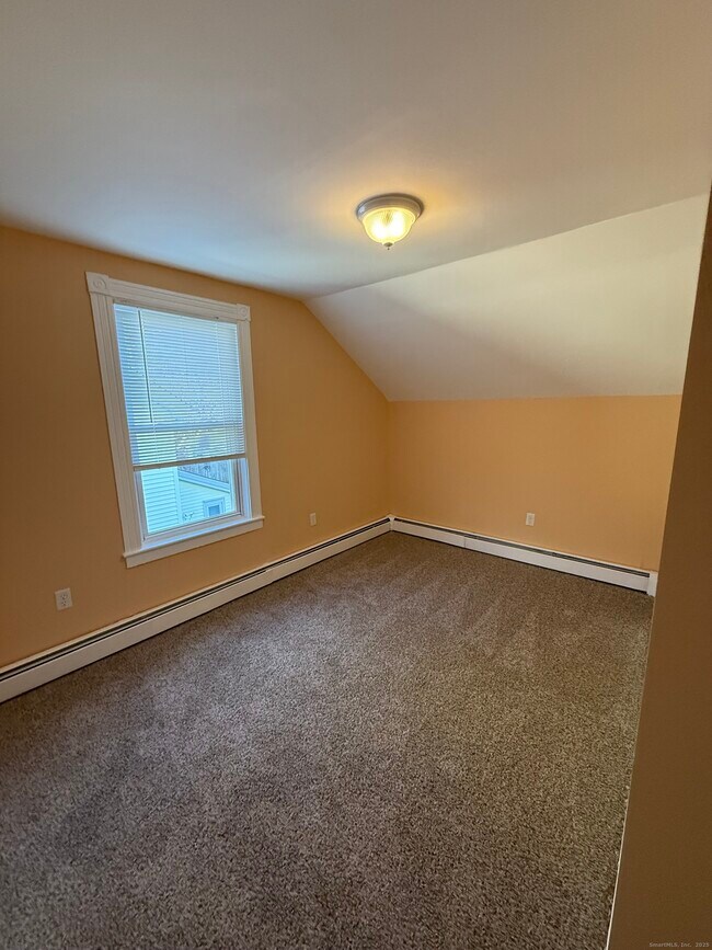 Building Photo - 10 Wilford Ct