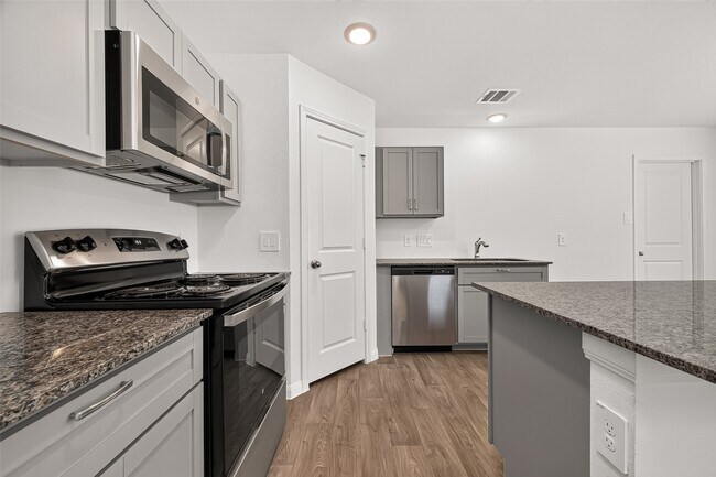 Building Photo - 16364 Jasmine Marie Pl