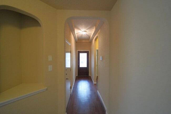Building Photo - Beautiful One Story Home in Gated Communit...