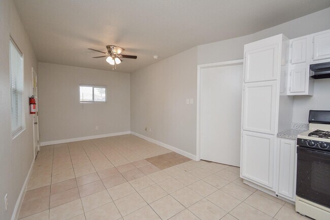 Building Photo - 2117 Thonig Rd