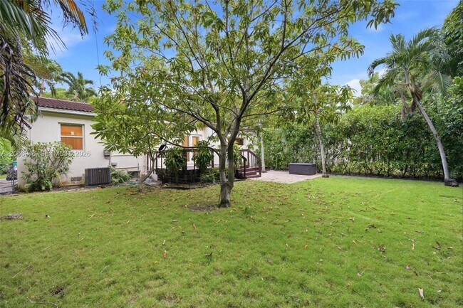 Building Photo - 2355 Overbrook St