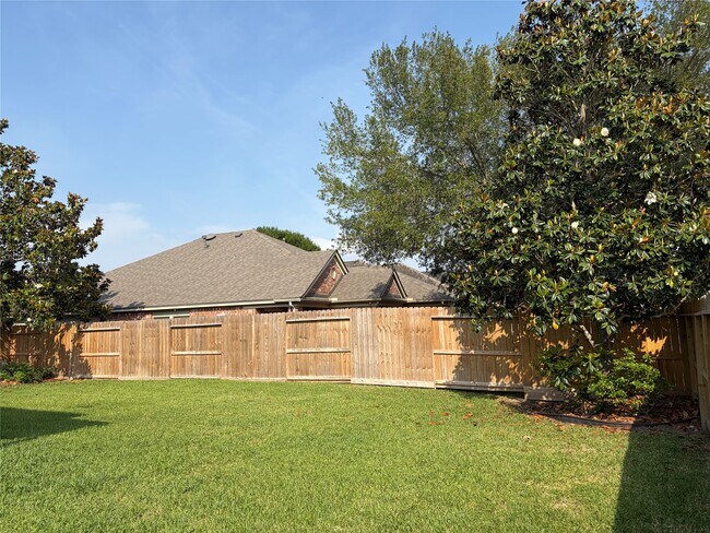 Building Photo - 2515 Silverton Bend