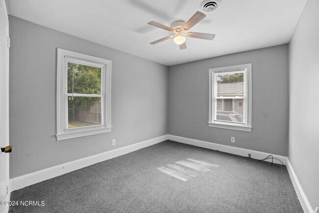 Building Photo - 1309 Willow St