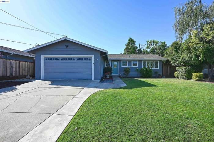 Building Photo - 749 Moraga Dr