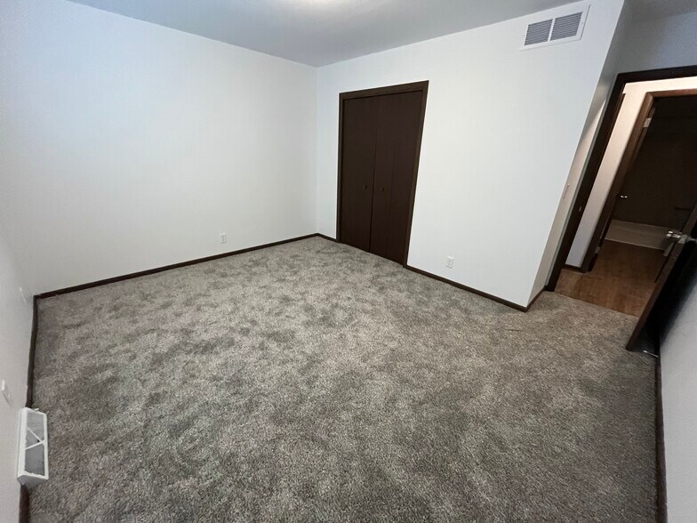 Building Photo - 358 N Jefferson St