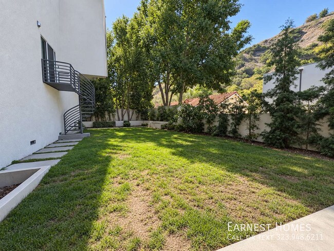 Building Photo - 3500 Coldwater Canyon Ave