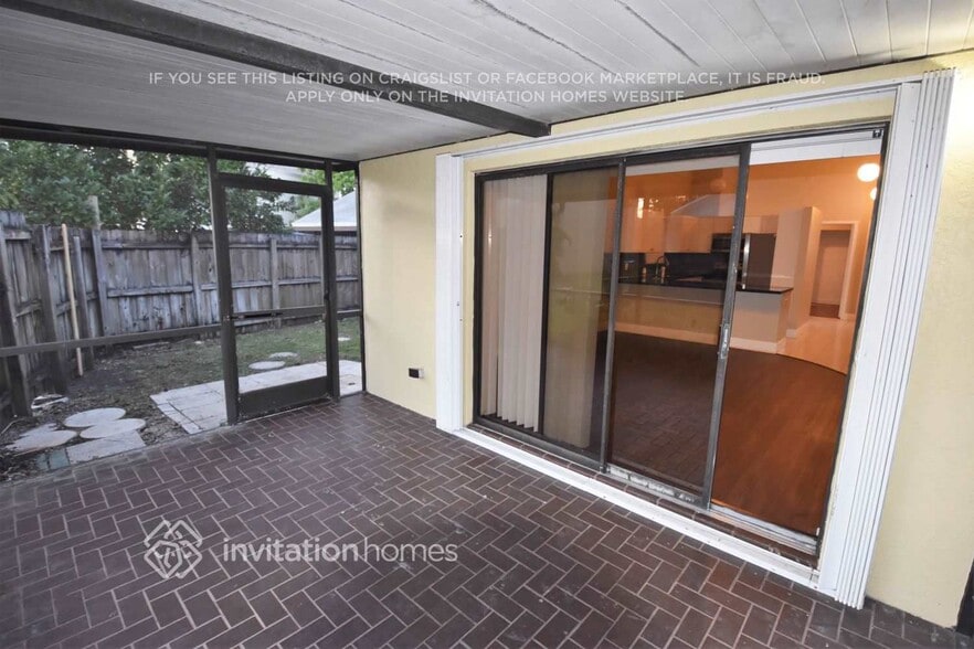 Building Photo - 100 Azalea Cir