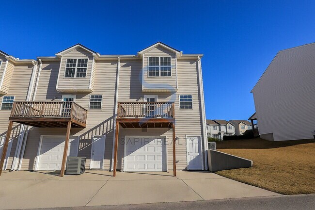 Building Photo - Move in before November 15th and get $100 ...