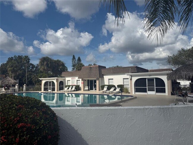 Building Photo - 377 S McMullen Booth Rd