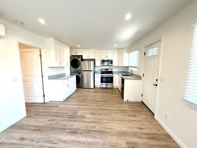 Building Photo - 4750 W 142nd St