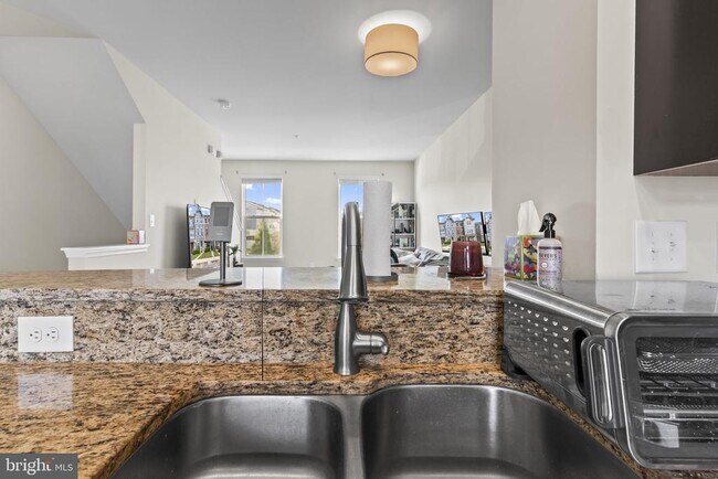 Building Photo - 7933 Trailview Xing