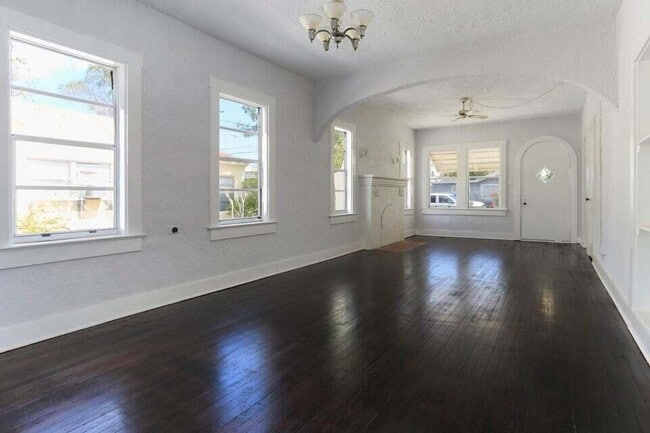 Building Photo - 4009 Garden Ave