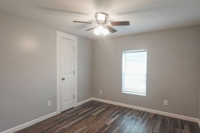 Building Photo - 55 Peachtree Dr