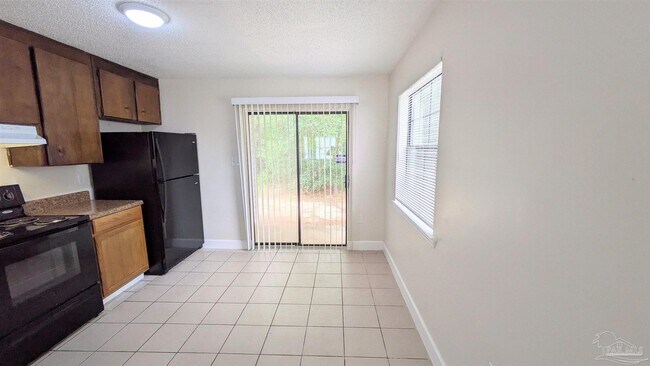 Building Photo - 8264 Continental Dr