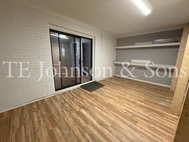 Building Photo - 3826 Barkwood Dr