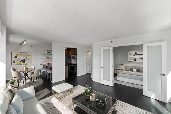 Building Photo - 433 S 7th St