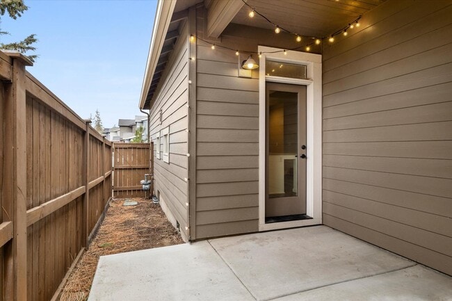 Building Photo - 20909 Sotra Loop