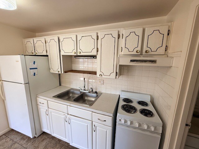 Building Photo - 3611 Charlotte Dr