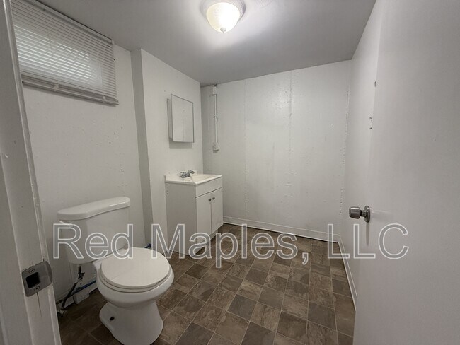 Building Photo - 10877 Spring Garden Dr