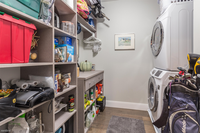 Building Photo - 2 br, 2 bath  - 150 Dorchester Ave Apt 611
