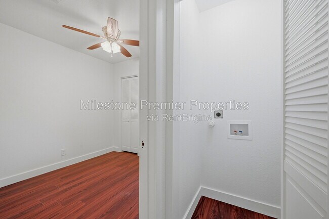 Building Photo - 1107 W Hanna St