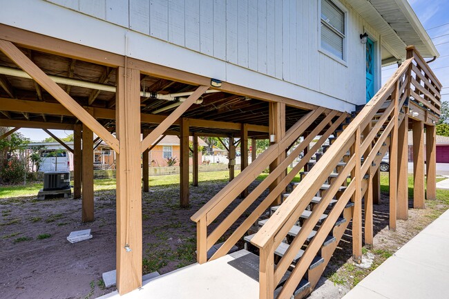 Building Photo - 3022 W Frierson Ave