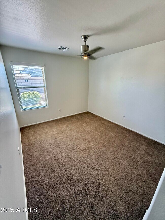 Building Photo - 40812 W Thornberry Ln