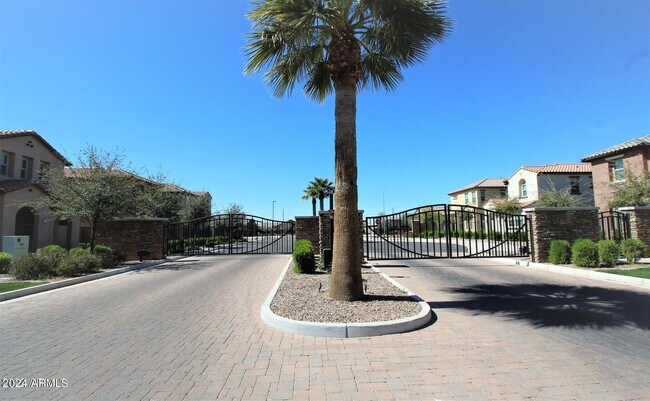 Building Photo - 3173 S Magnolia Ln