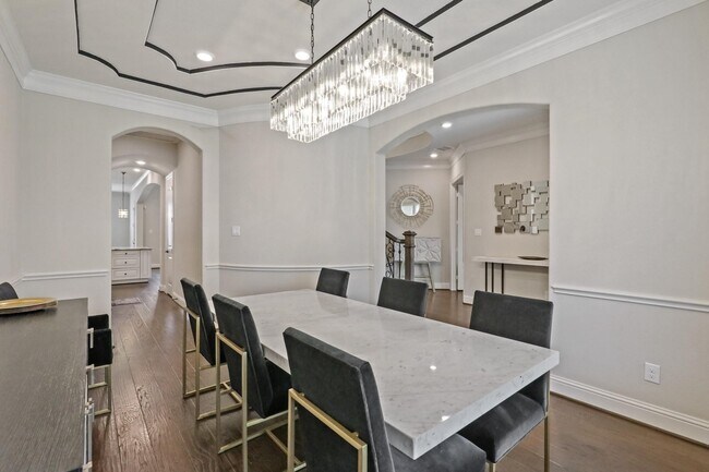 Building Photo - 5730 Balcones Ridge Ln