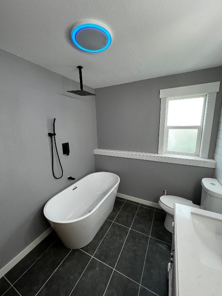 Building Photo - 18609 E 11th Ave