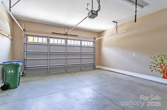 Building Photo - 75 Leyland Cir