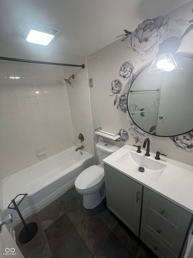 Building Photo - 3965 N Meridian St