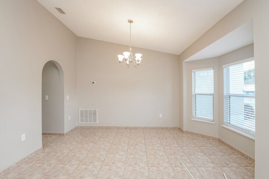Building Photo - 979 Gascony Ct
