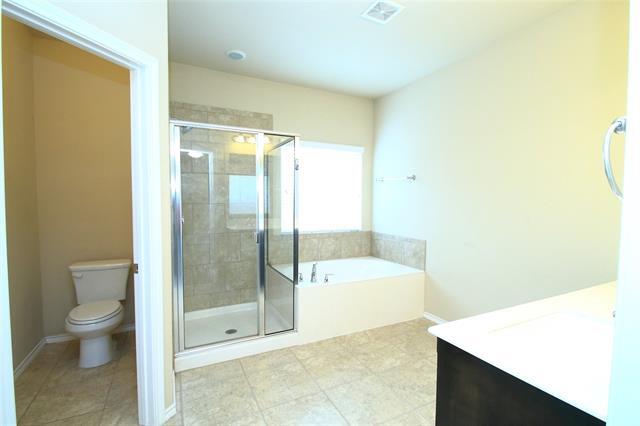 Building Photo - 4817 Green River Dr