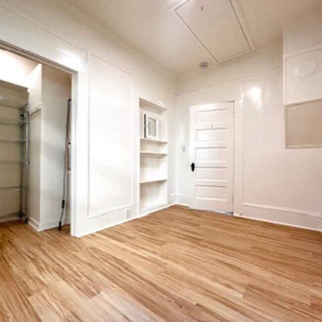 Building Photo - Classic Santa Cruz Beach Bungalow Near Harbor & Seabright Beach